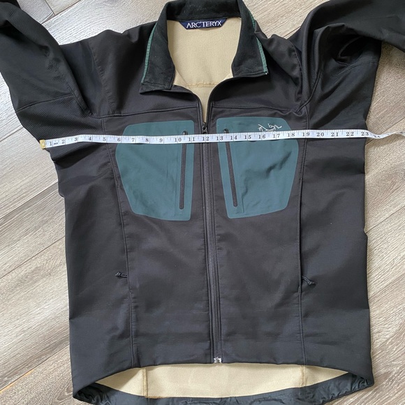 ARC'TERYX EPSILON-AR
JACKET BONDED POLYESTER SOFTSHELL BLACK MENS - Picture 5 of 9